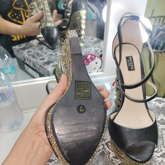 Baker Wedges With Rhinestone - Picture 7 of 8